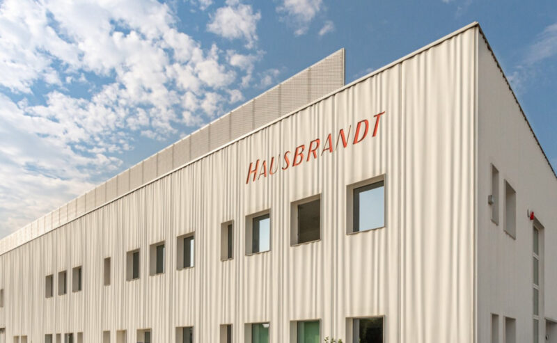 Martino Zanetti passa il testimone alla figlia Arianna Zanetti, che assume il ruolo di CEO e Presidente di Hausbrandt Trieste 1892 S.p.A.